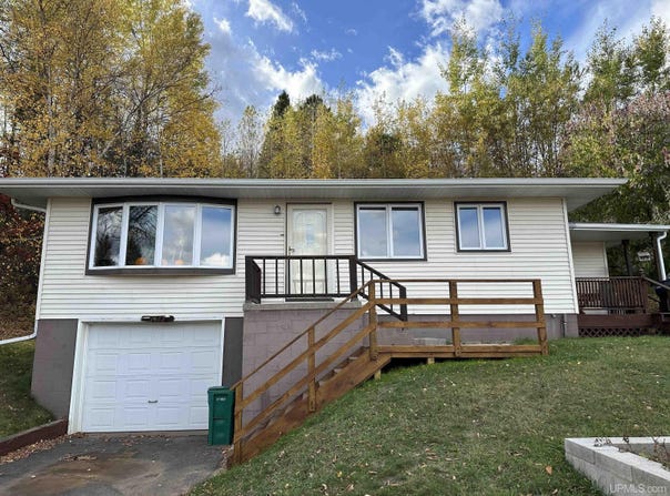 7623 Oak Drive, Republic, MI 49879