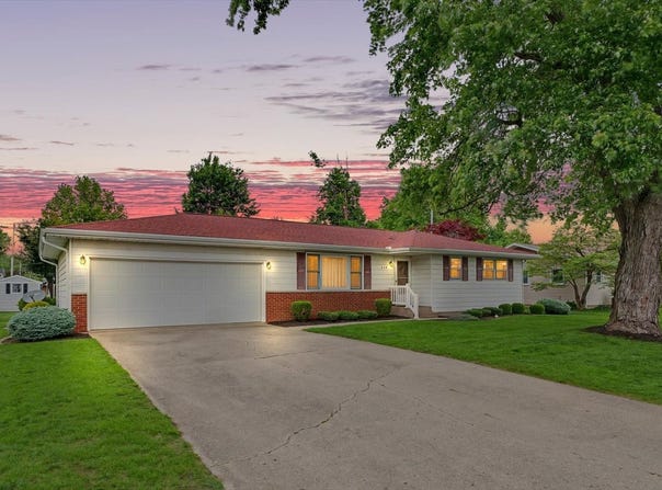 204 Douglas Drive, Tuscola, IL 61953