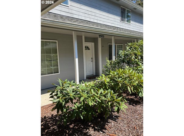1150 HEMLOCK St, Florence, OR 97439