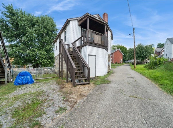 715 1/2 Armstrong, Apollo Boro, PA 15613