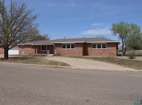 820 Sunset Drive, Clovis, NM 88101