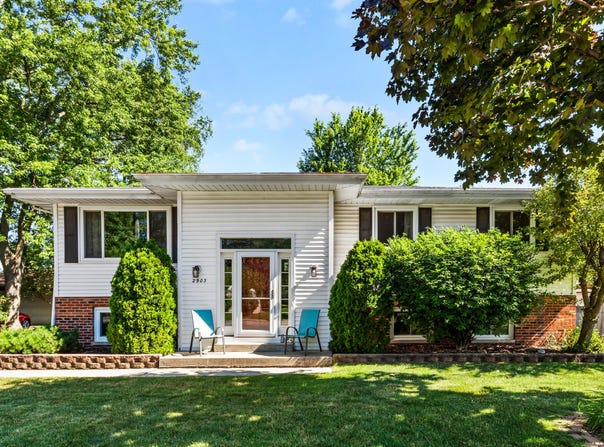 2903 98th Street, Highland, IN 46322