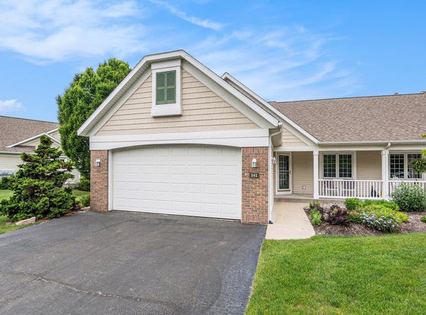 382 Timberlake E, Holland, MI 49424