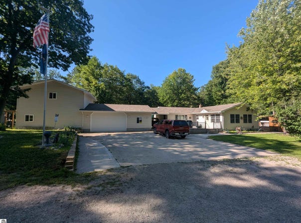 5314 E 16th Street, Au Gres, MI 48703