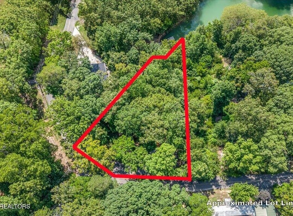 1901 Bootbluff Trail Tr, Dandridge, TN 37725