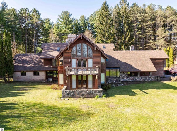 9037 Maidens Road, Bear Lake, MI 49614-9739