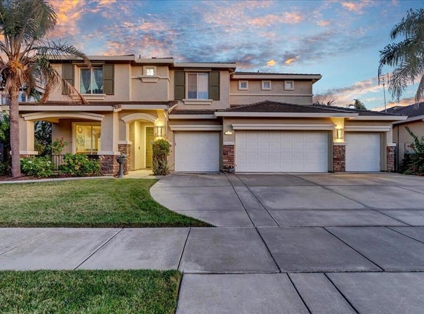 3035 W Ceres Avenue, Visalia, CA 93291