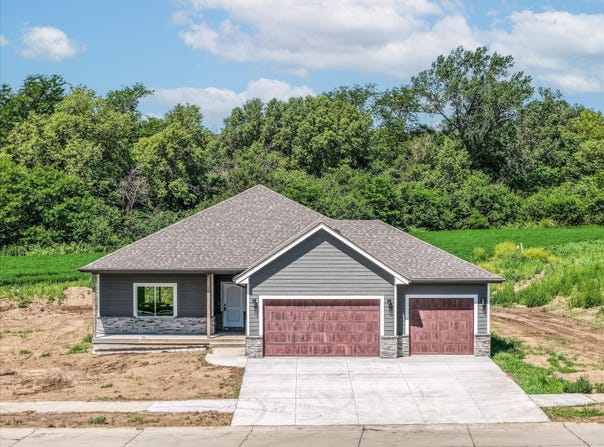 508 HARVEST HILLS Drive, WOODBINE, IA 51579