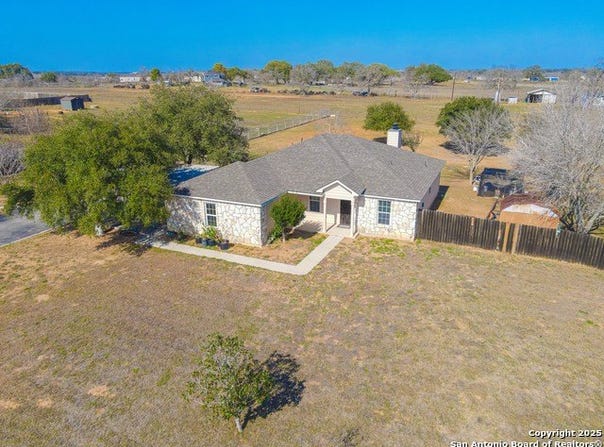 745 CIMARRON SQ, Poteet, TX 78065-4345