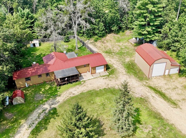 1092 S Chicago Lane, Friendship, WI 53934