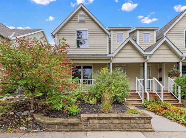 818 24th Avenue NE, Minneapolis, MN 55418