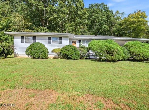 209 Oak St, Jellico, TN 37762
