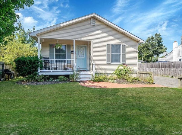 395 Linnet Street, Greenport, NY 11944