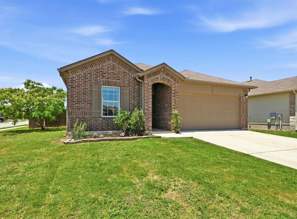 227 Hess Dr, Kyle, TX 78640