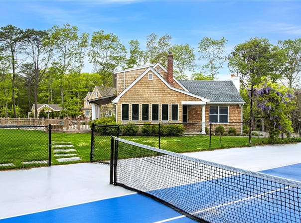 3 Arbutus Road, Quogue, NY 11959