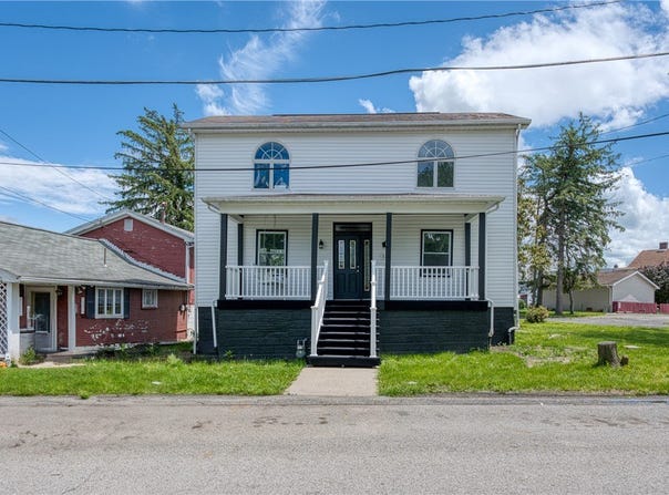 126 N Hitchman St, Mt Pleasant Boro, PA 15666