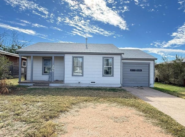204 35th St, Snyder, TX 79549