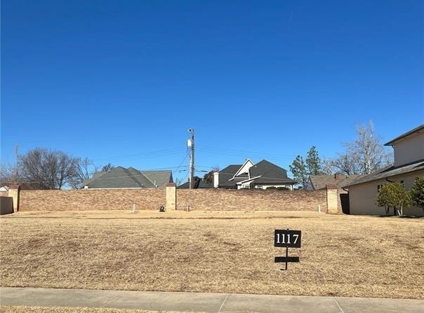 1117 Cumberland Court, Nichols Hills, OK 73116