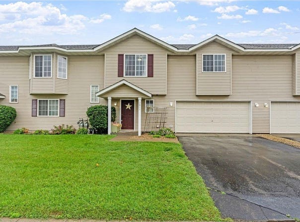 2043 Brittany Court, Shakopee, MN 55379