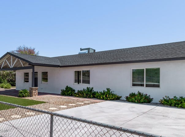 9845 N 15TH Avenue, Phoenix, AZ 85021