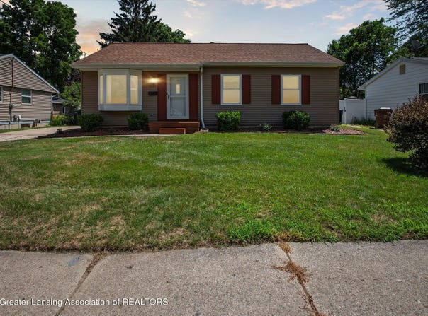 3207 Sunderland Road, Lansing, MI 48911