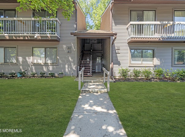 25 Claremont Court, Red Bank, NJ 07701