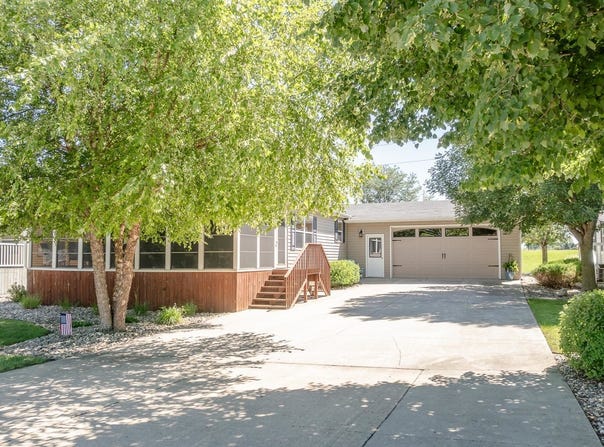 1310 Wood Duck Road, Arnolds Park, IA 51331