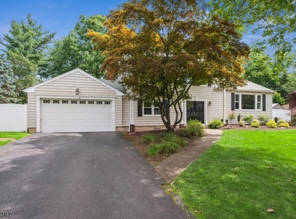 16 Nantes Rd, Parsippany-Troy Hills Twp., NJ 07054-4075