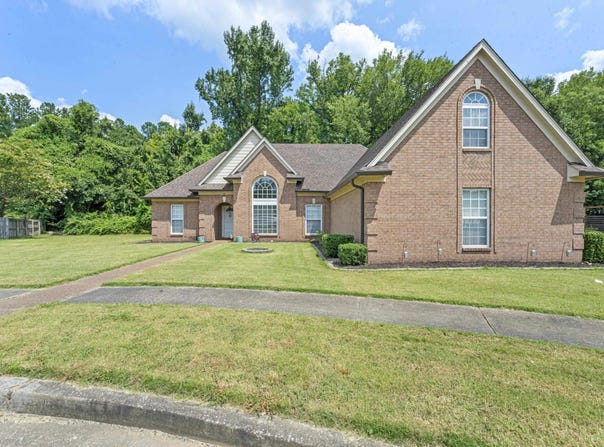 5182 SUMMER MIST Cv, Arlington, TN 38002