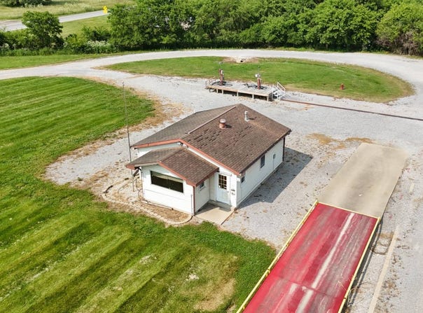 12258 Hwy 1, Mt. Carmel, IL 62863