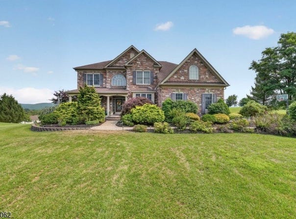 50 Albert Dr, Union Twp., NJ 08809-1279