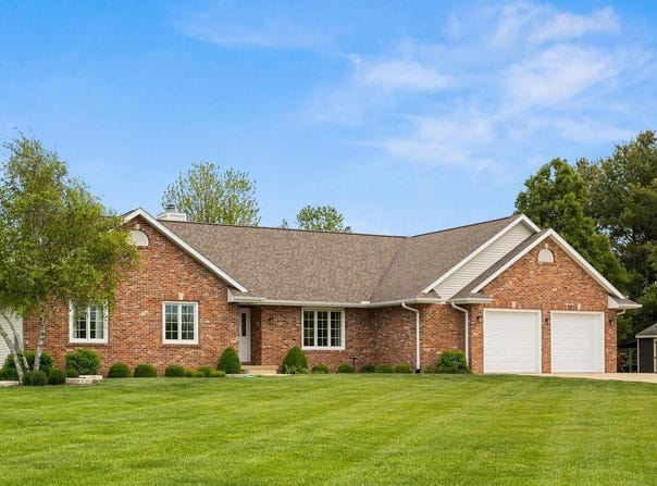 448 GREBNER Road, Metamora, IL 61548