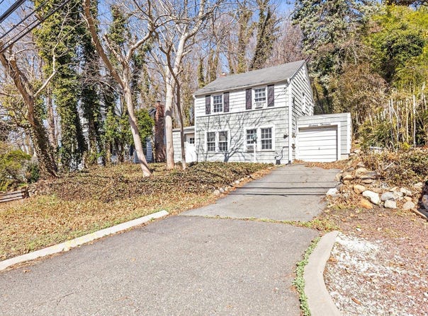 1613 Northern Boulevard, Roslyn, NY 11576