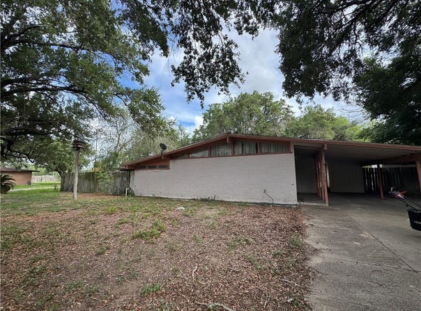 409 Taylor, Falfurrias, TX 78355