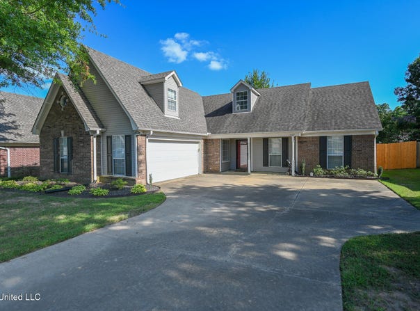 1367 N Pendulum Drive, Hernando, MS 38632