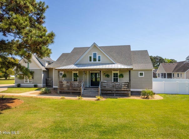 102 Somerset Court, Point Harbor, NC 27964