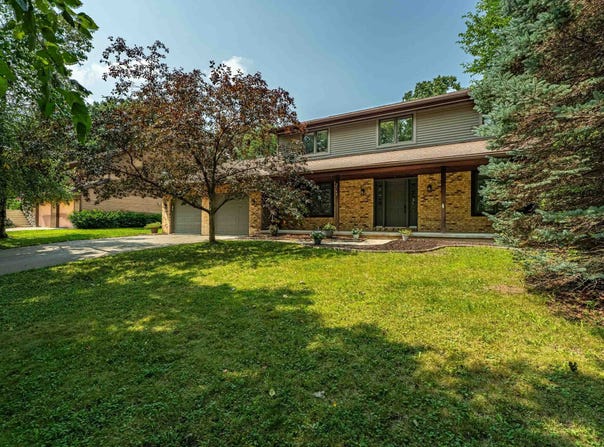 2749 Marledge Street, Fitchburg, WI 53711