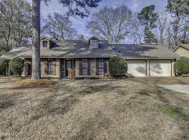 1422 Mossline Drive, Jackson, MS 39211