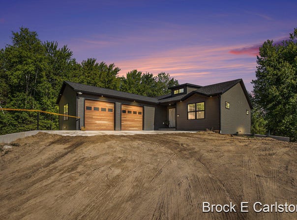 9818 Farr Road, Ravenna, MI 49451