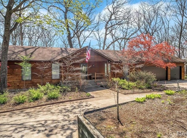 14 Fox Valley Drive, Lake St Louis, MO 63367