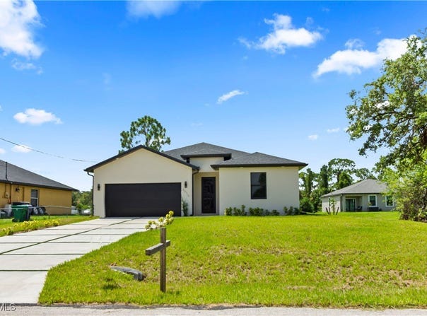 6010 Acorn Circle, Labelle, FL 33935