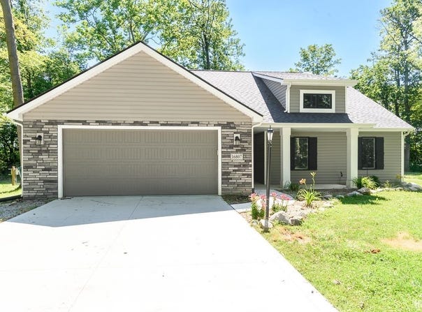 16807 Darling Road, Woodburn, IN 46797