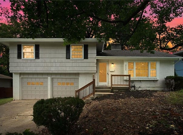 8206 Elm Avenue, Raytown, MO 64138
