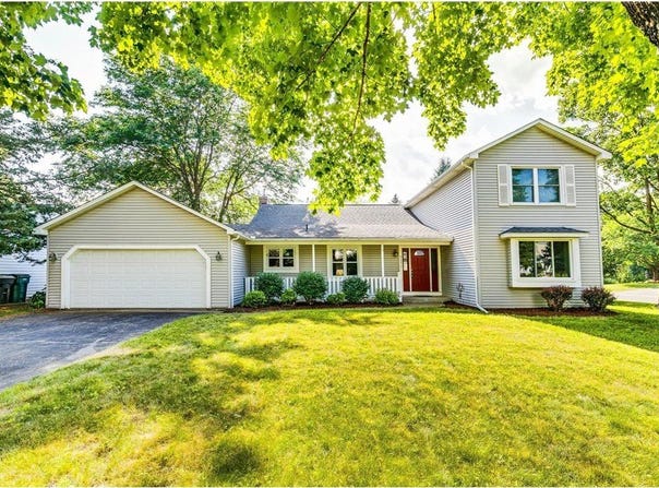 5577 Alameda Street, Shoreview, MN 55126
