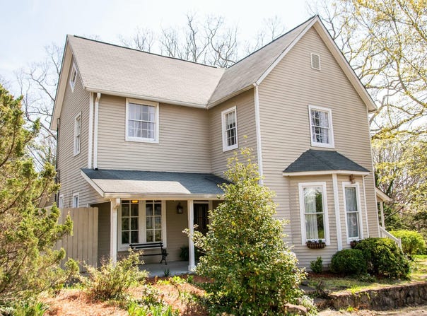 105 N Forrest Avenue, Lookout Mountain, TN 37350