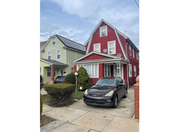 10925 208th Street, Queens Village, NY 11429