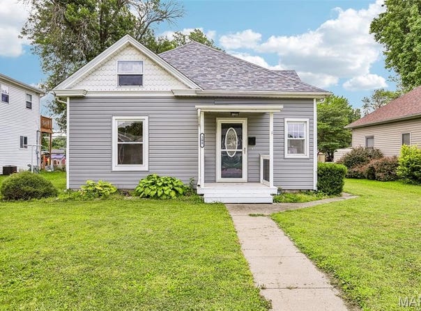 208 E Elm Street, Gillespie, IL 62033