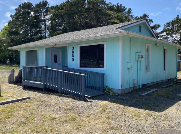 3885 N Hwy 101, Depoe Bay, OR 97341
