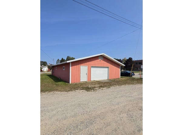 124 E Mesick Avenue, Mesick, MI 49668