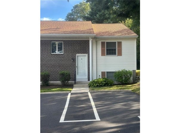 8 Scenery Lane, Johnston, RI 02919